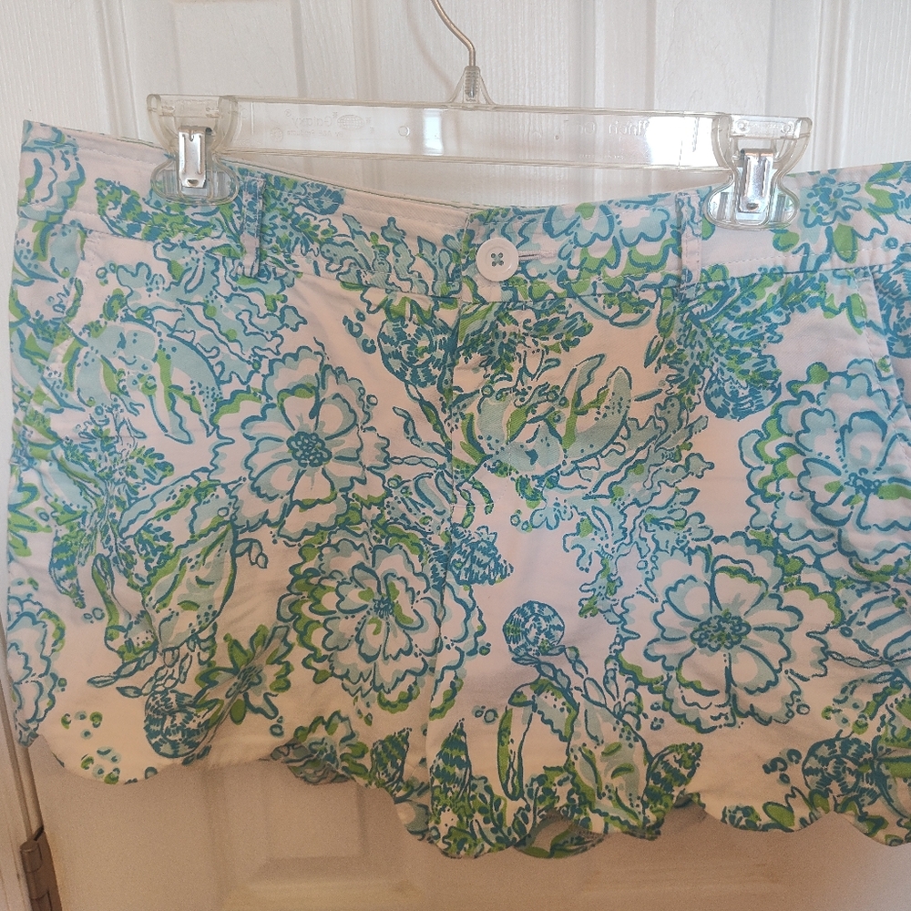 Lilly Pulitzer Buttercup Scallop Hem shorts, size 12
